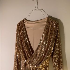 Glamorous & sexy Gatsby-esque dress (hugs curves)!